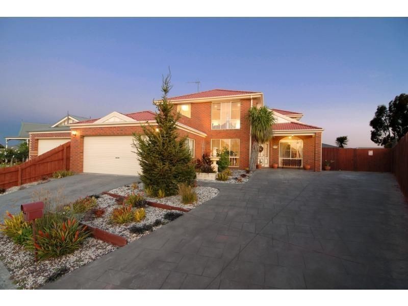 60 Cherryhills Drive, Cranbourne VIC 3977