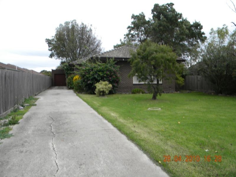 8 Stawell Street, Cranbourne VIC 3977