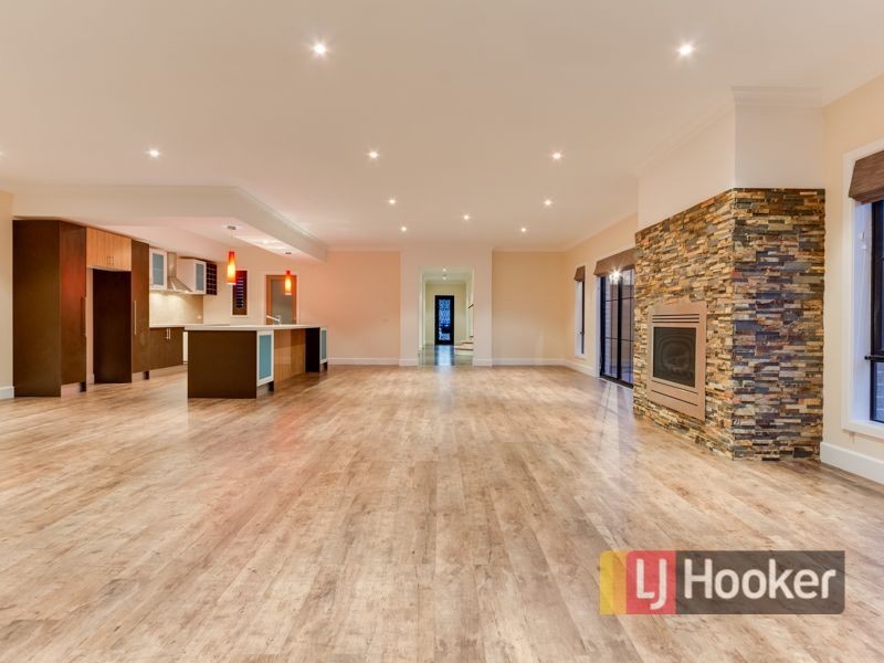 6 Ascent Drive, Cranbourne North VIC 3977