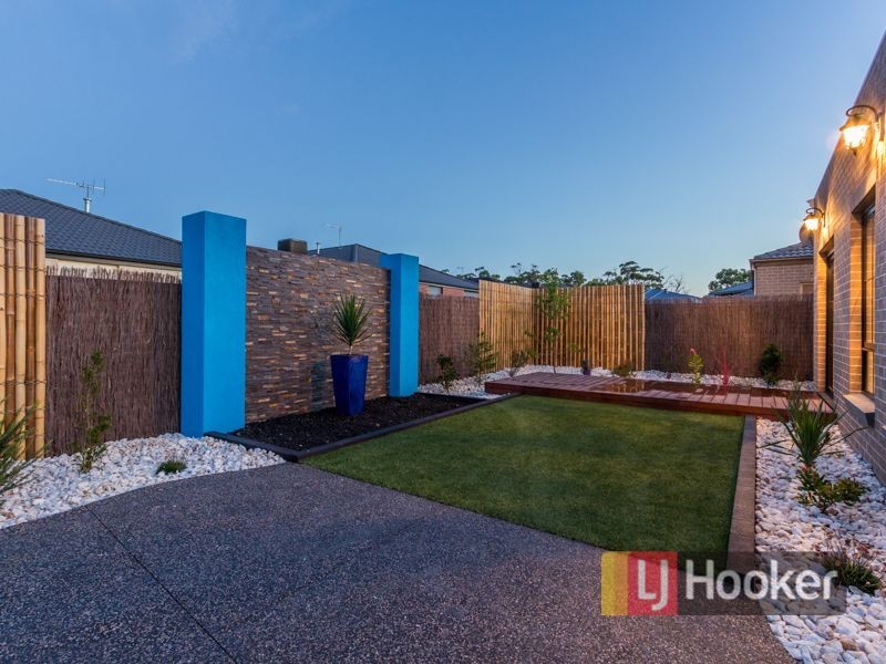 6 Ascent Drive, Cranbourne North VIC 3977