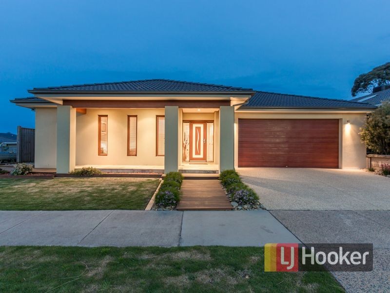 39 Waterhouse Way, Cranbourne VIC 3977