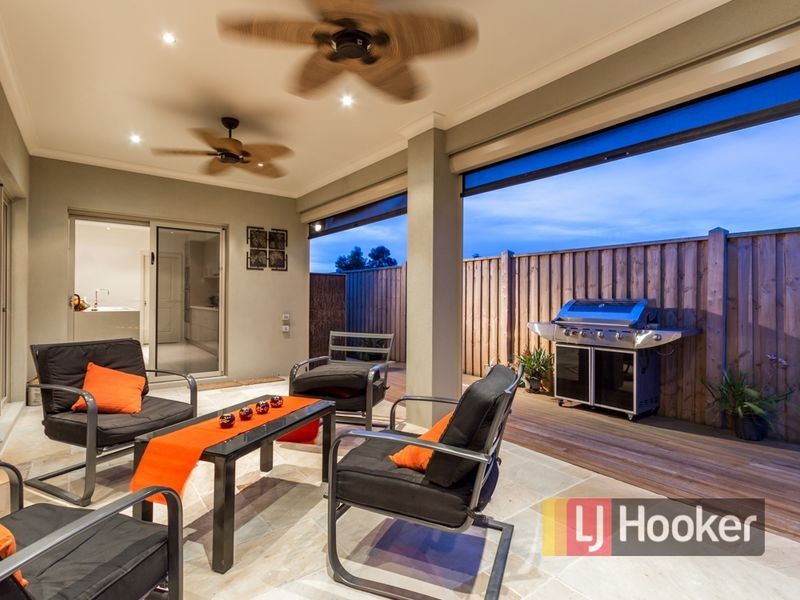 39 Waterhouse Way, Cranbourne VIC 3977