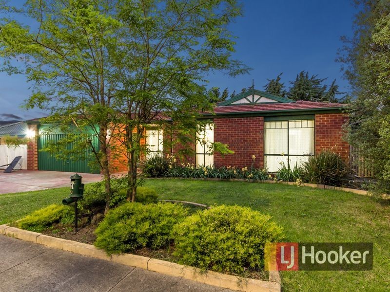 14 Linda Drive, Cranbourne West VIC 3977