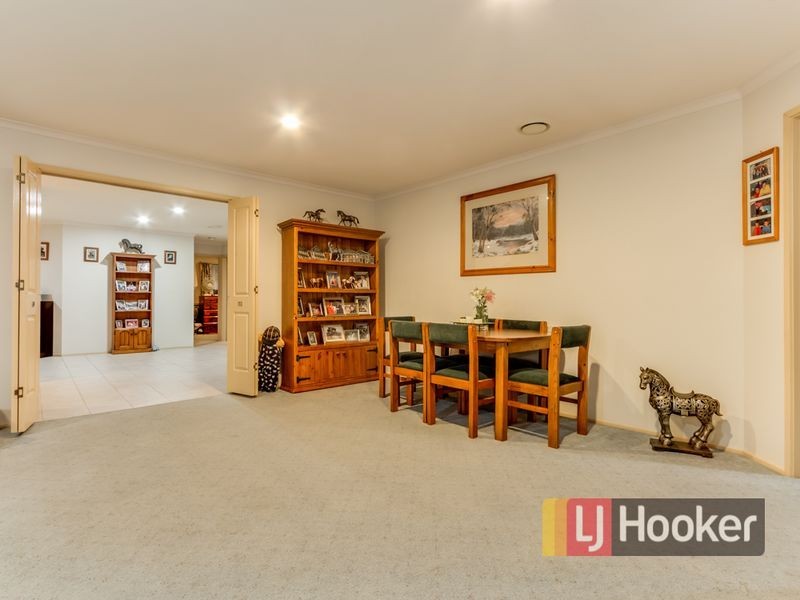 14 Linda Drive, Cranbourne West VIC 3977