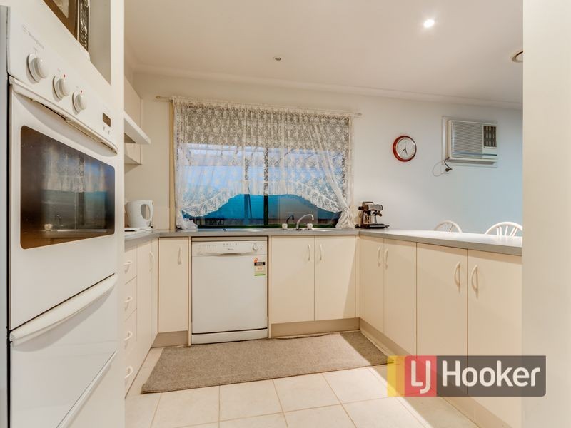 14 Linda Drive, Cranbourne West VIC 3977