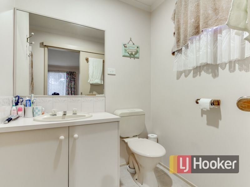 14 Linda Drive, Cranbourne West VIC 3977