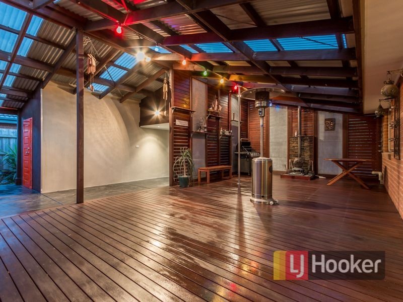 6 Luxor Court, Cranbourne VIC 3977