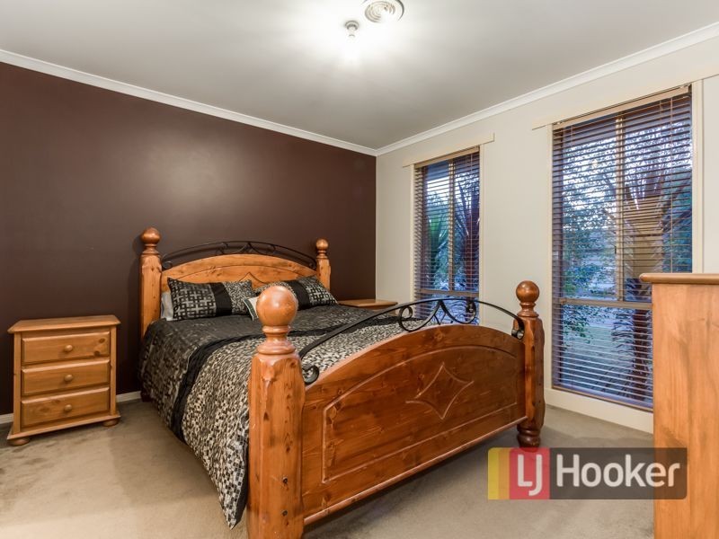 6 Luxor Court, Cranbourne VIC 3977