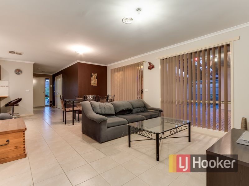 6 Luxor Court, Cranbourne VIC 3977