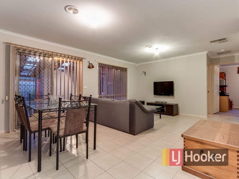 6 Luxor Court, Cranbourne VIC 3977