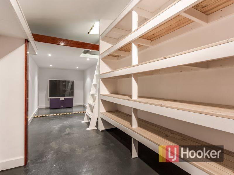 6 Luxor Court, Cranbourne VIC 3977