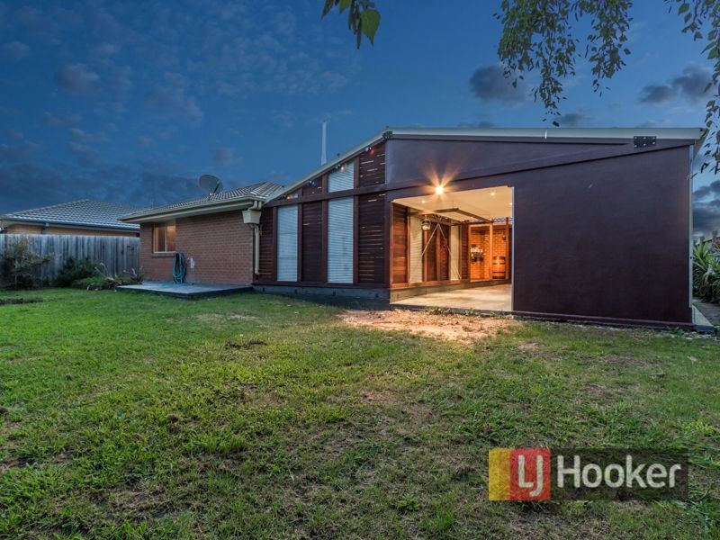 6 Luxor Court, Cranbourne VIC 3977