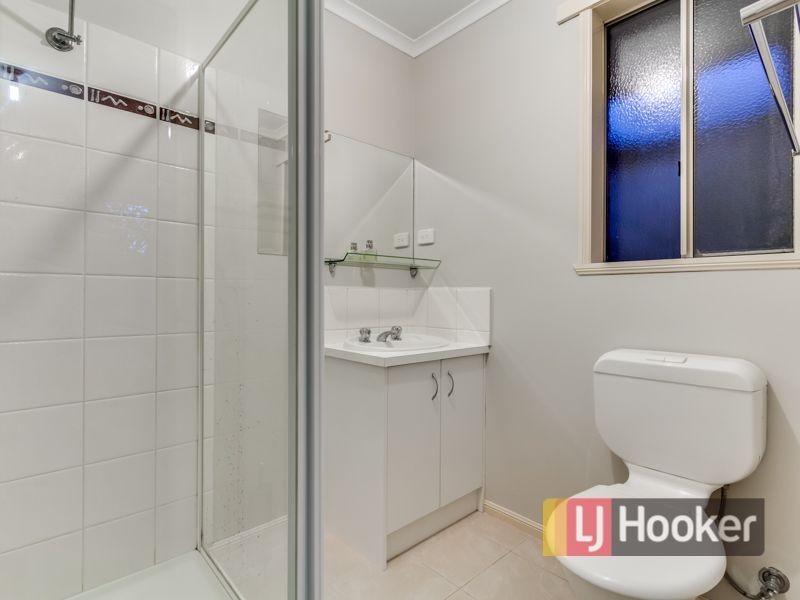 6 Luxor Court, Cranbourne VIC 3977