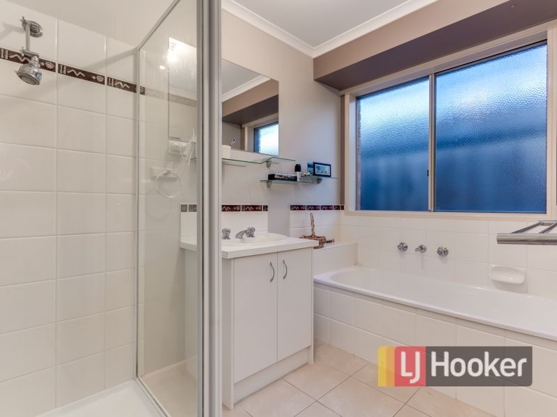 6 Luxor Court, Cranbourne VIC 3977