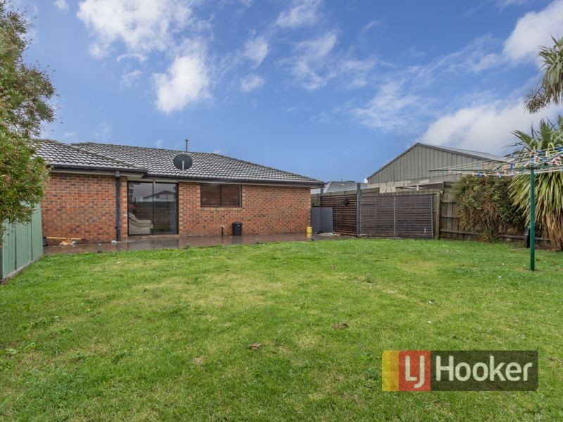 5 Knowing Close, Cranbourne West VIC 3977