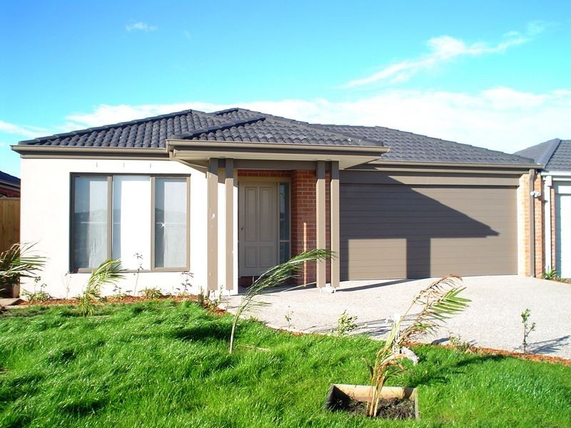 23 Banfield Drive, Lyndhurst VIC 3975