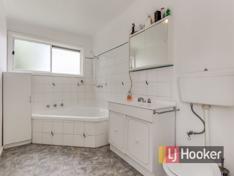 4 Sharpe Street, Cranbourne VIC 3977