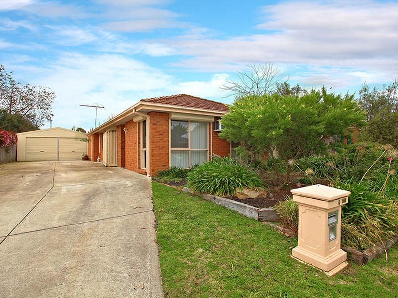 4 Annand Close, Cranbourne West VIC 3977