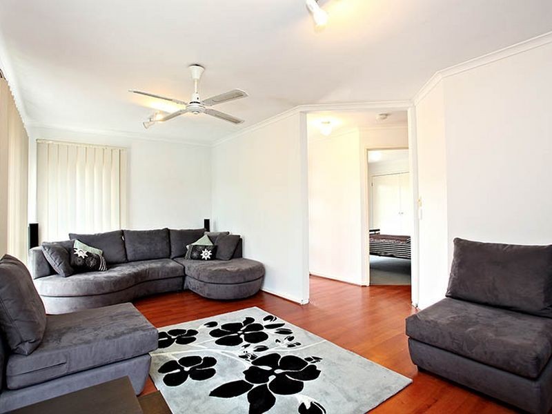 4 Annand Close, Cranbourne West VIC 3977