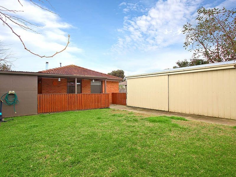 4 Annand Close, Cranbourne West VIC 3977