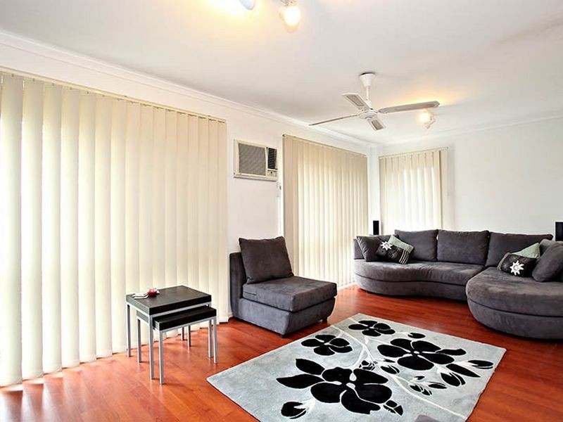 4 Annand Close, Cranbourne West VIC 3977