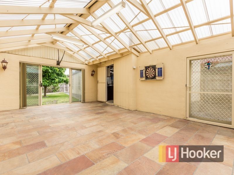 24 Denham Crescent, Cranbourne North VIC 3977