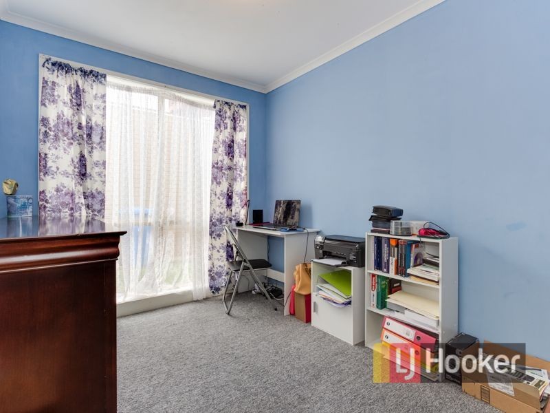 18 Cirai Crescent, Cranbourne West VIC 3977