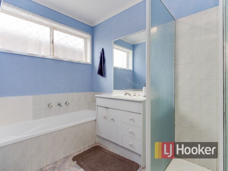 18 Cirai Crescent, Cranbourne West VIC 3977