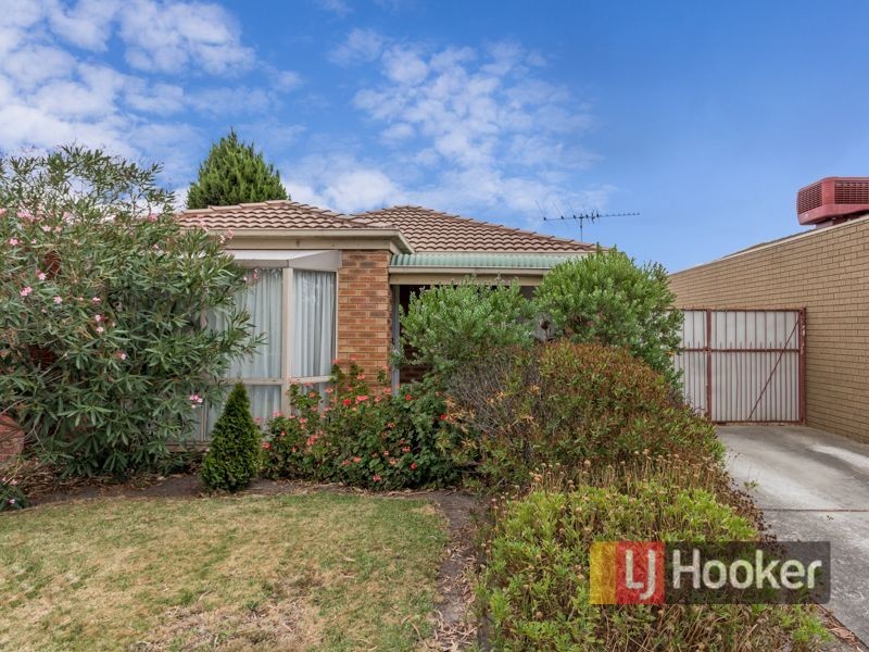 18 Cirai Crescent, Cranbourne West VIC 3977