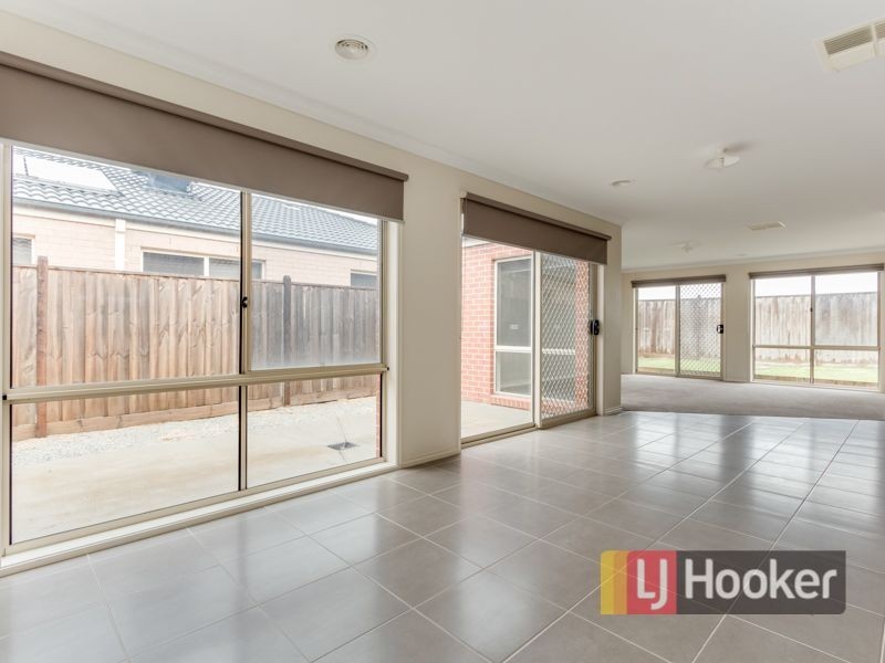 61 John Russell Road, Cranbourne West VIC 3977