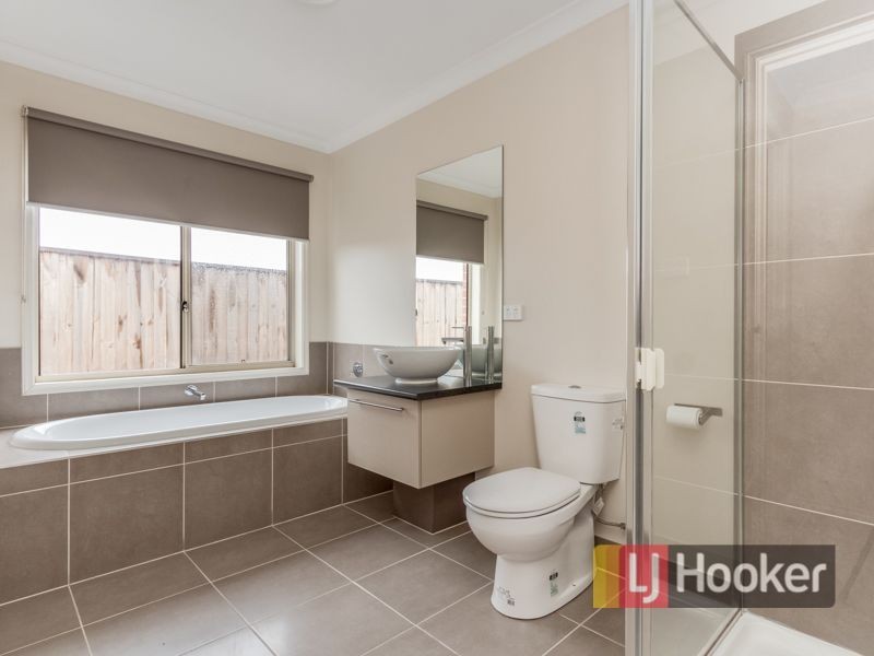 61 John Russell Road, Cranbourne West VIC 3977