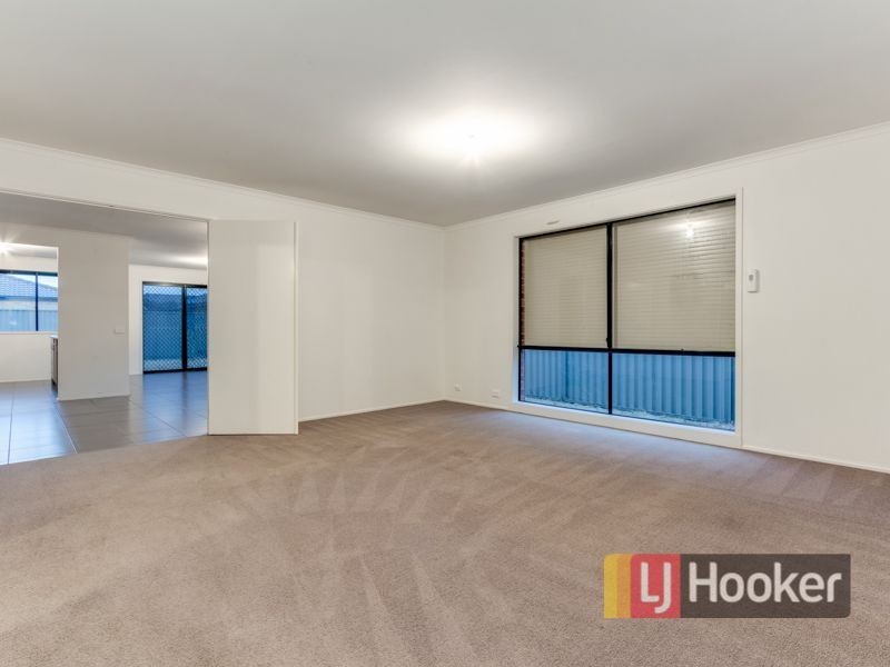 37 Archers Field Drive, Cranbourne East VIC 3977