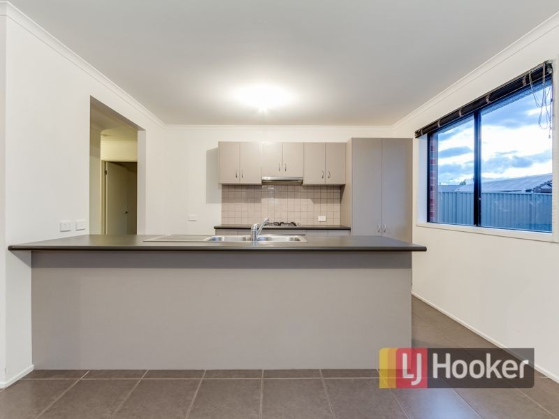 37 Archers Field Drive, Cranbourne East VIC 3977