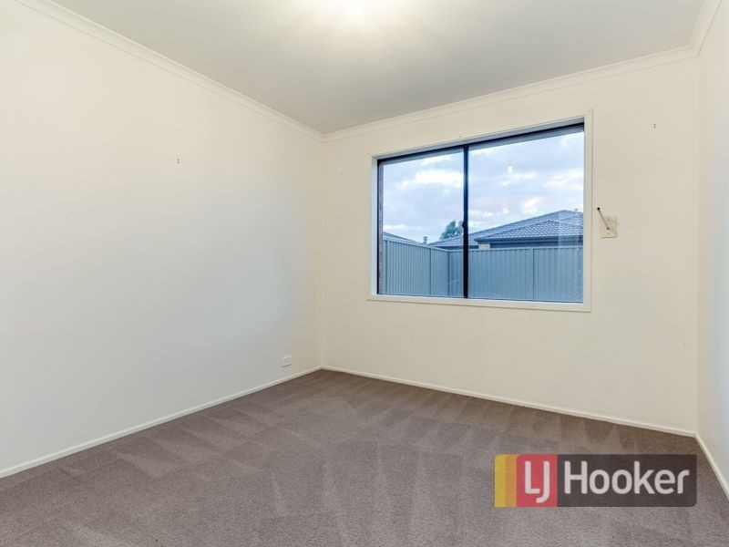 37 Archers Field Drive, Cranbourne East VIC 3977