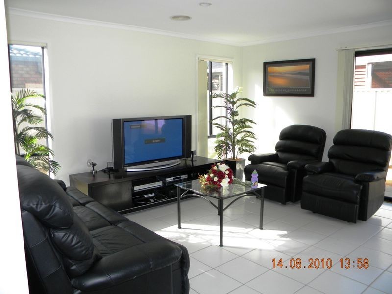 4 Gatehouse Parade, Cranbourne VIC 3977