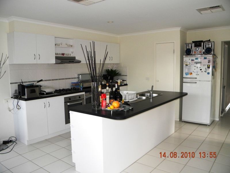 4 Gatehouse Parade, Cranbourne VIC 3977