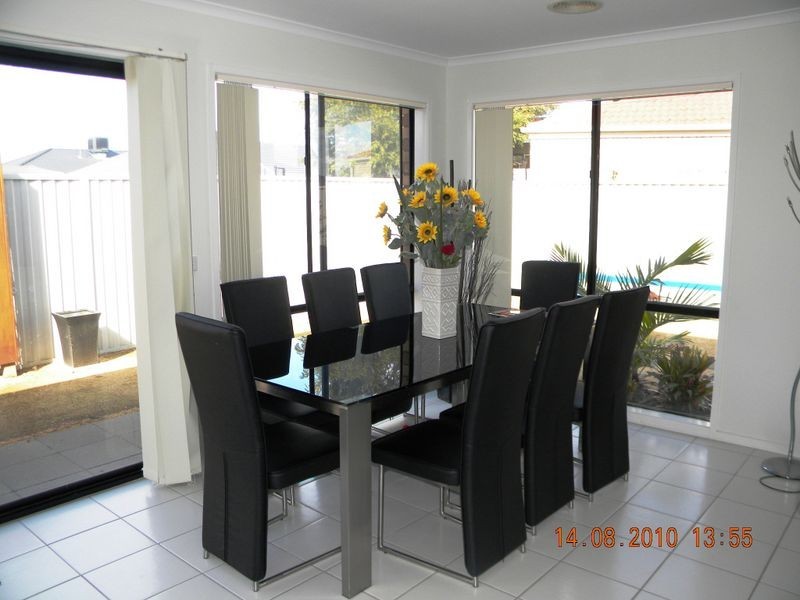 4 Gatehouse Parade, Cranbourne VIC 3977