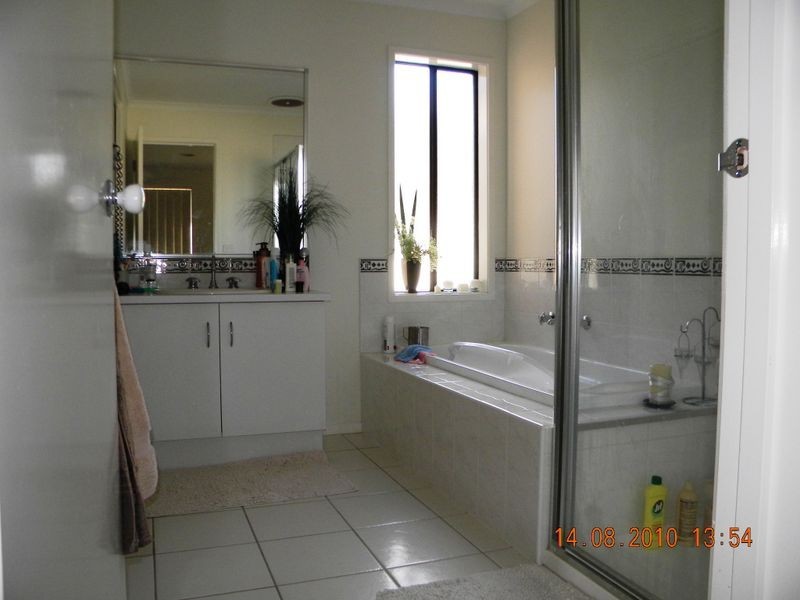 4 Gatehouse Parade, Cranbourne VIC 3977