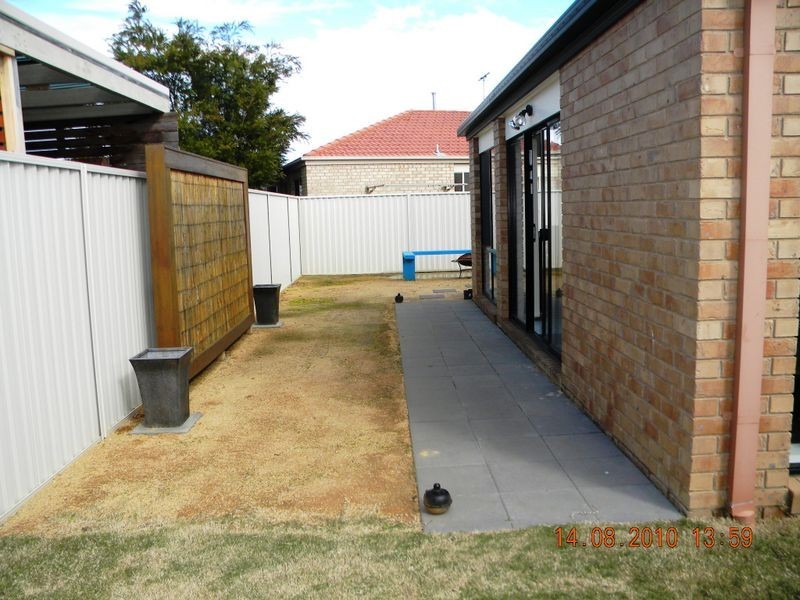 4 Gatehouse Parade, Cranbourne VIC 3977