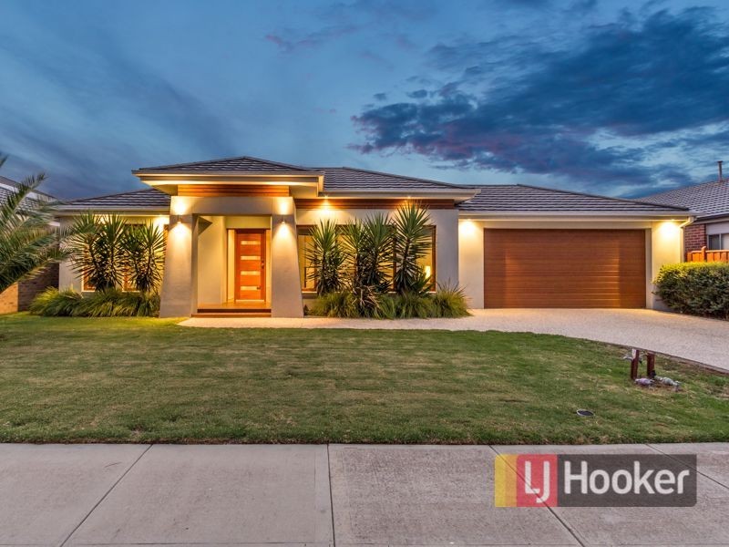 27 McCallum Drive, Cranbourne East VIC 3977