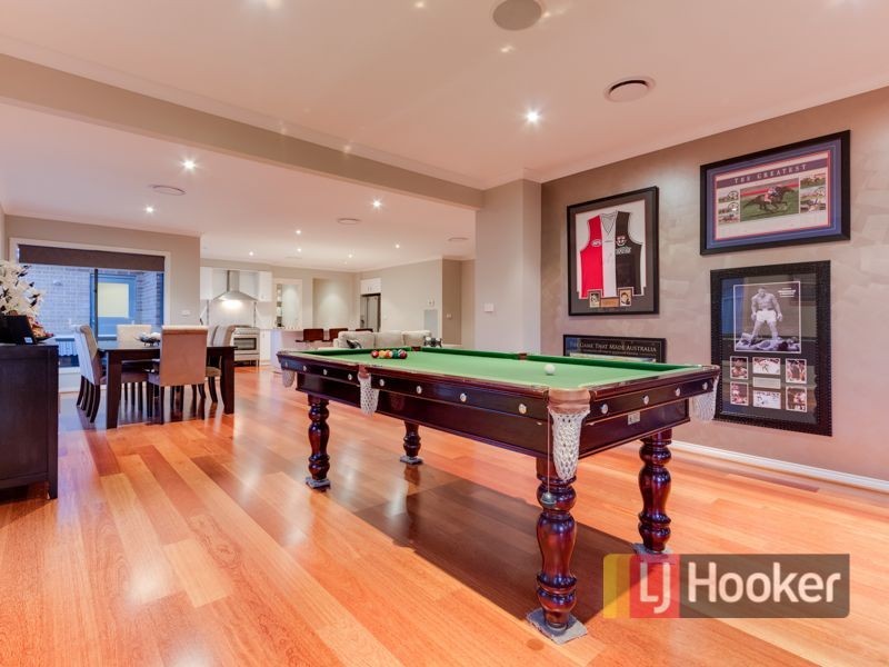 27 McCallum Drive, Cranbourne East VIC 3977