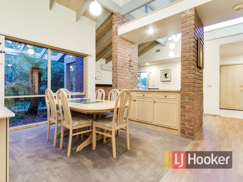 29 Earlston Circuit, Cranbourne VIC 3977