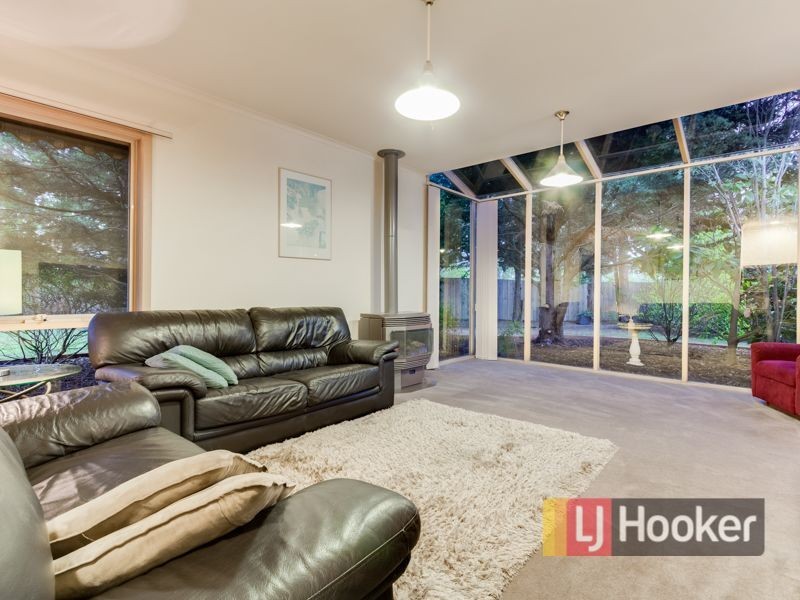 29 Earlston Circuit, Cranbourne VIC 3977