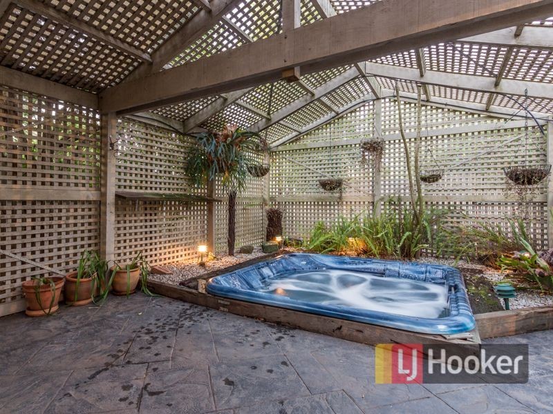 29 Earlston Circuit, Cranbourne VIC 3977