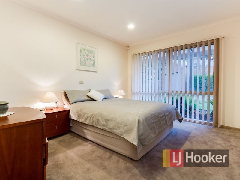 29 Earlston Circuit, Cranbourne VIC 3977