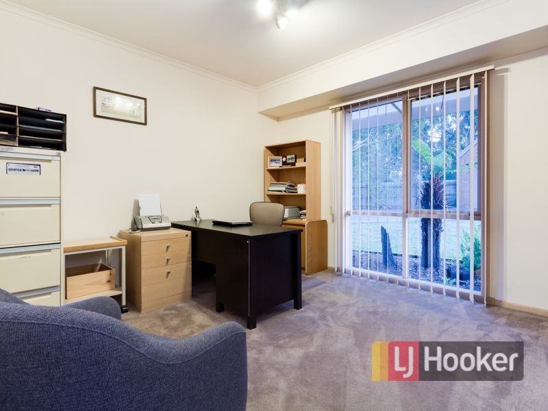 29 Earlston Circuit, Cranbourne VIC 3977