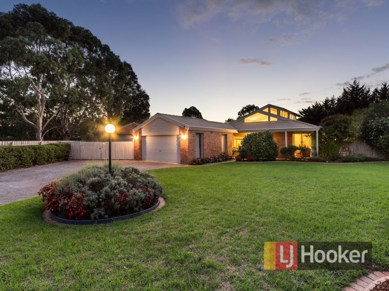 29 Earlston Circuit, Cranbourne VIC 3977