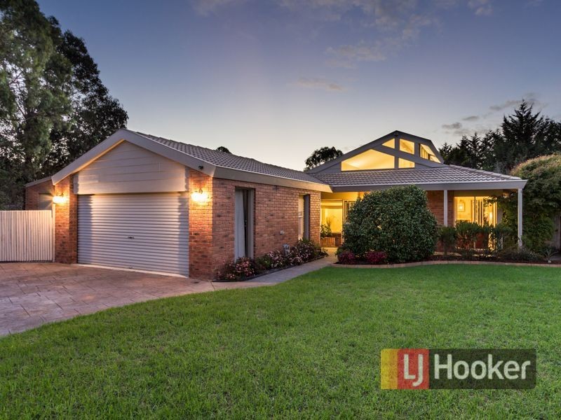 29 Earlston Circuit, Cranbourne VIC 3977