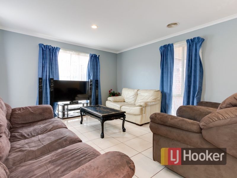 8 Kulkami Way, Cranbourne West VIC 3977