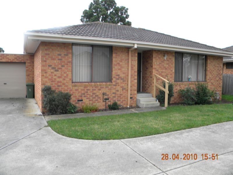 2/10 William Street, Cranbourne VIC 3977